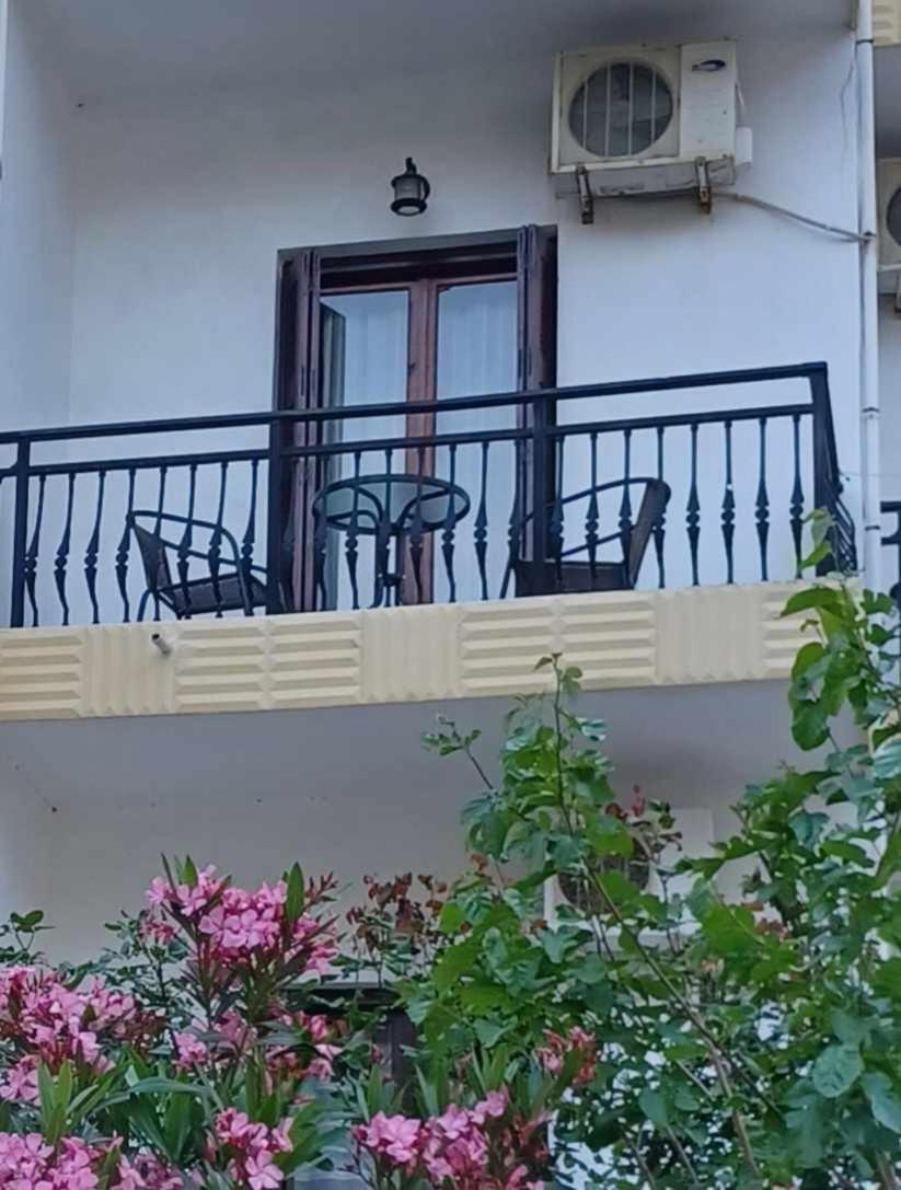 Hotel Rena Agios Kirykos  Bagian luar foto